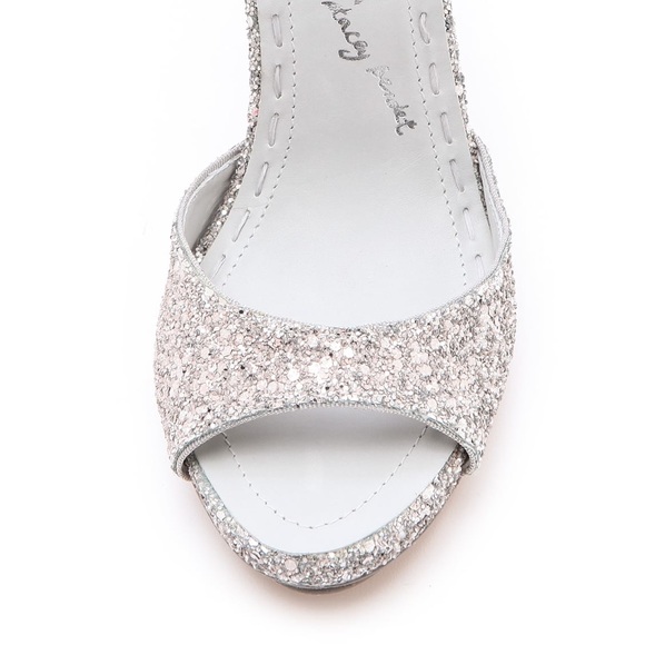 🎉HP🎉 BNIB Alice + Olivia Metallic Silver Sequin Ultra High Platform Heels - Picture 4 of 10